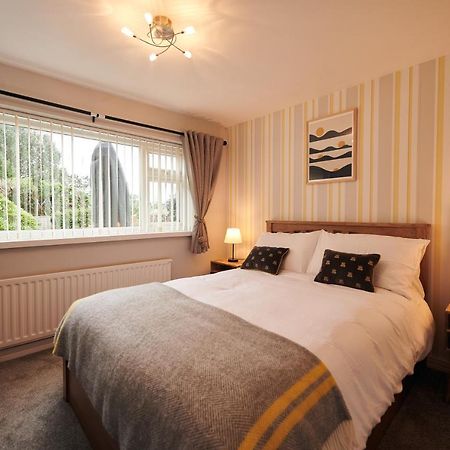 Sea Gem- Beautiful Family Home With Stunning Sea Views & Garden Tenby Exteriör bild