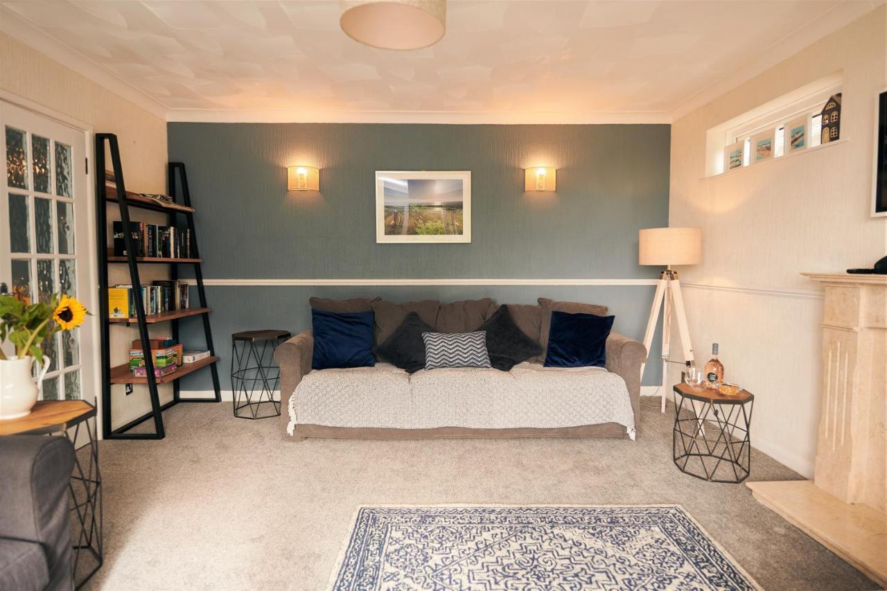 Sea Gem- Beautiful Family Home With Stunning Sea Views & Garden Tenby Exteriör bild