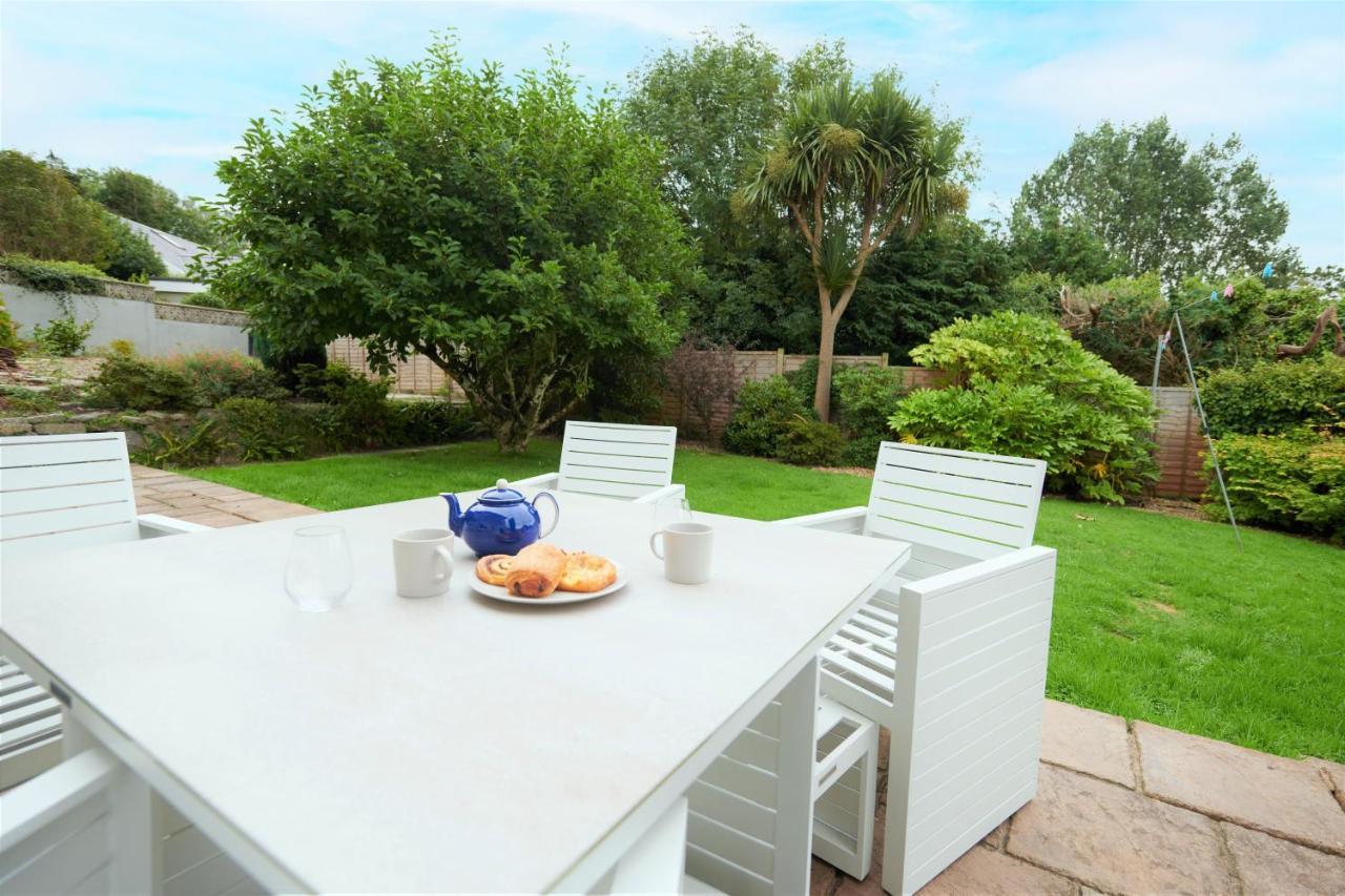 Sea Gem- Beautiful Family Home With Stunning Sea Views & Garden Tenby Exteriör bild
