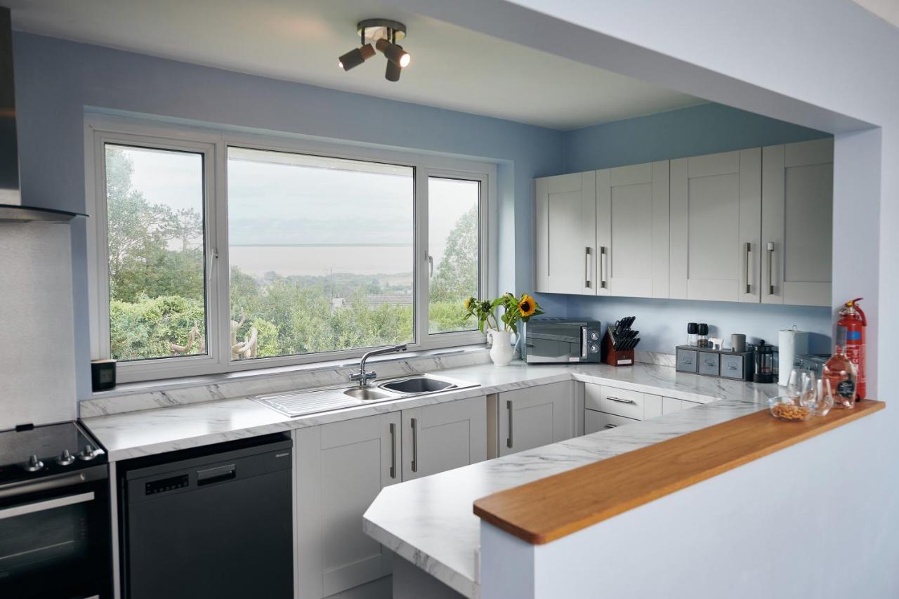 Sea Gem- Beautiful Family Home With Stunning Sea Views & Garden Tenby Exteriör bild