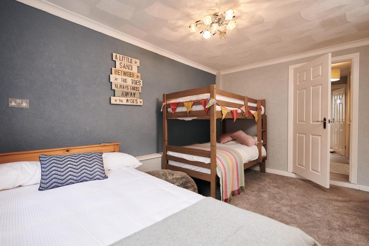 Sea Gem- Beautiful Family Home With Stunning Sea Views & Garden Tenby Exteriör bild